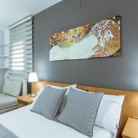 Two Bedroom Townhouse Within 10Min Walk From Beach Barcelona Kültér fotó