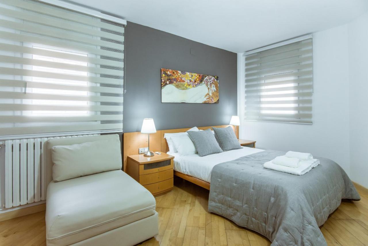 Two Bedroom Townhouse Within 10Min Walk From Beach Barcelona Kültér fotó
