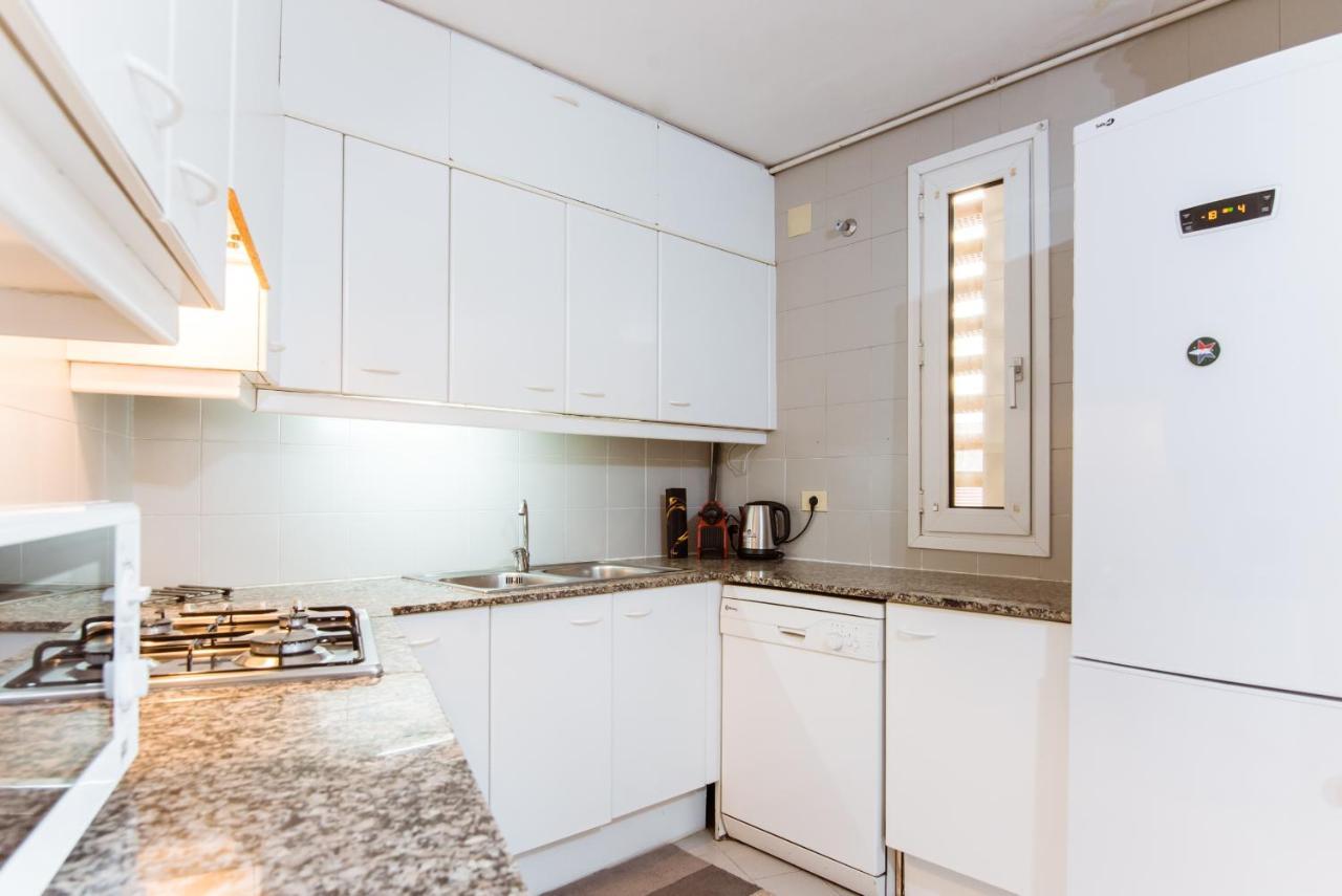 Two Bedroom Townhouse Within 10Min Walk From Beach Barcelona Kültér fotó