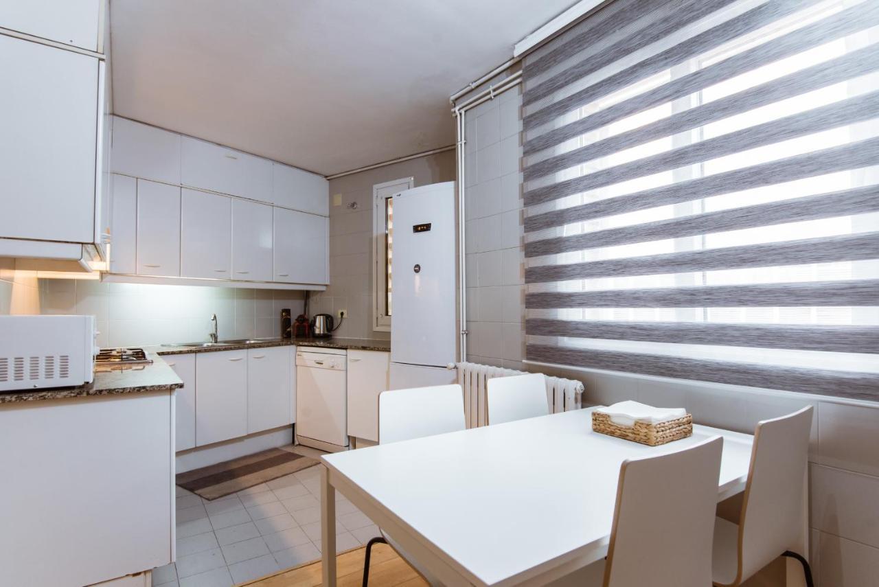 Two Bedroom Townhouse Within 10Min Walk From Beach Barcelona Kültér fotó