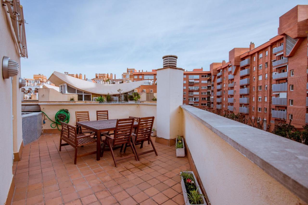 Two Bedroom Townhouse Within 10Min Walk From Beach Barcelona Kültér fotó